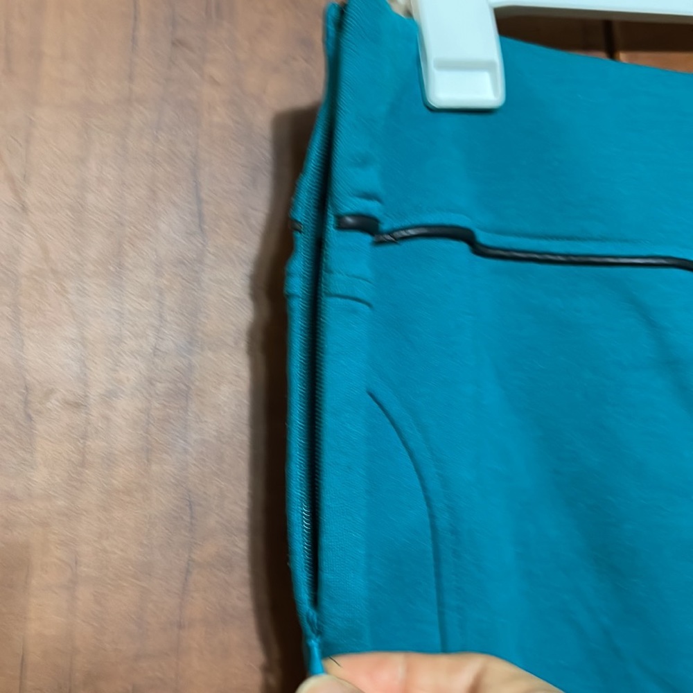 Skirts - Picture 5 of 7